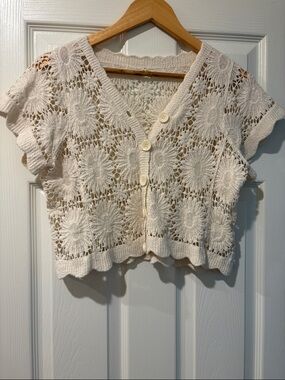 Women's Crochet Button-Front Crop Top - Cream